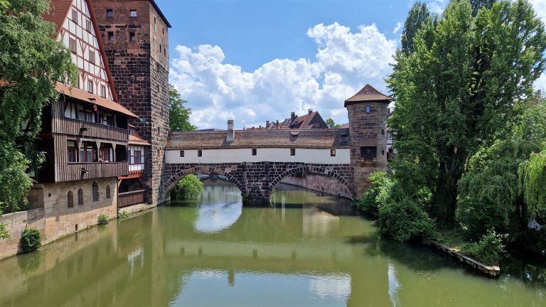 Blick von der Maxbrücke in Nürnberg