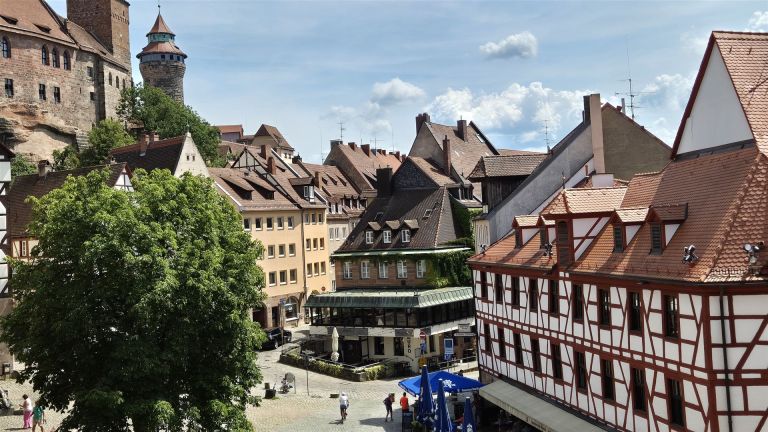 Tiergärtnertor Platz vor der Burg Nürnberg